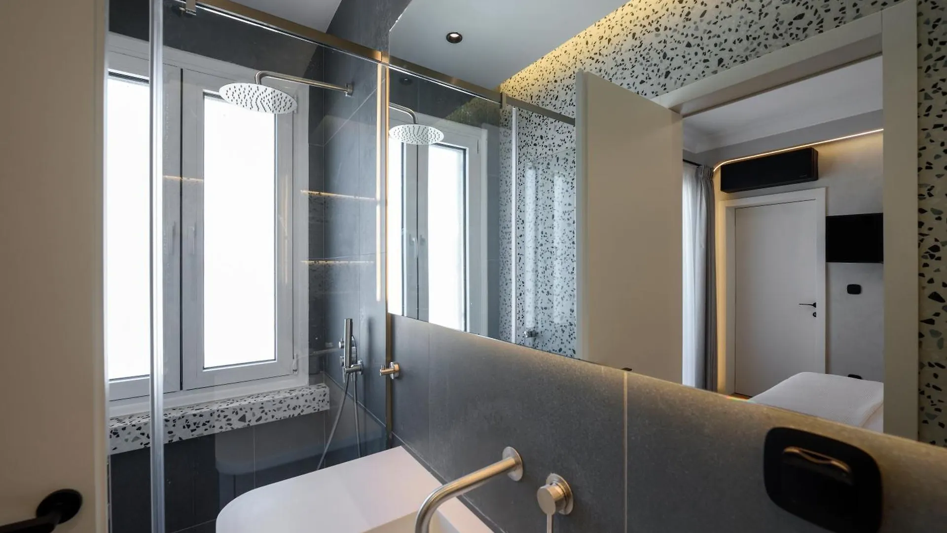 King Apartment Thessaloniki By Luxlikehome Greece