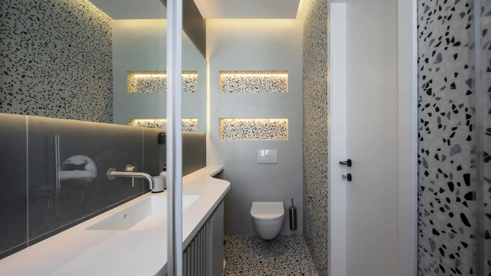 King Apartment Thessaloniki By Luxlikehome Greece