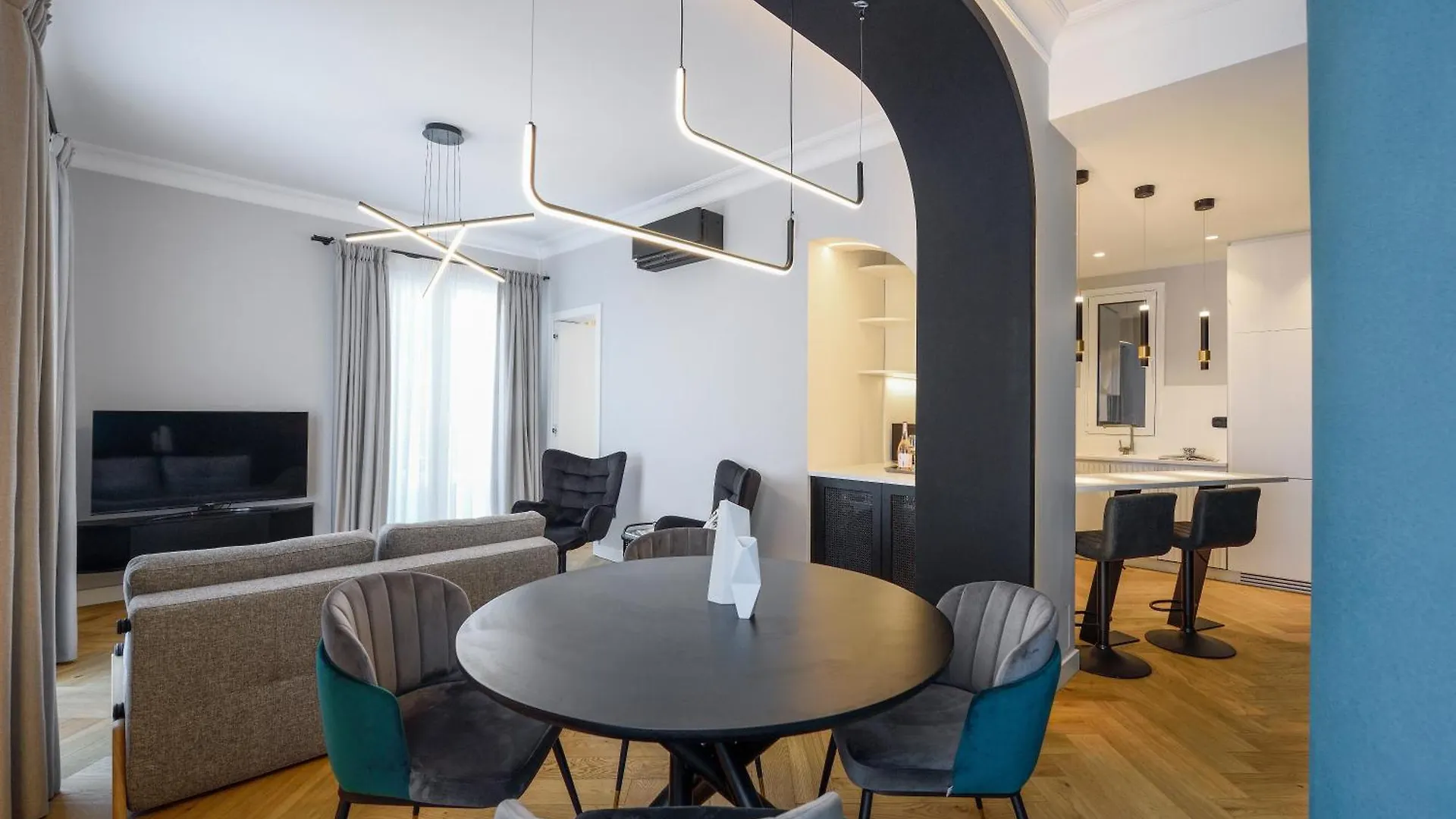 King Apartment Thessaloniki By Luxlikehome Greece